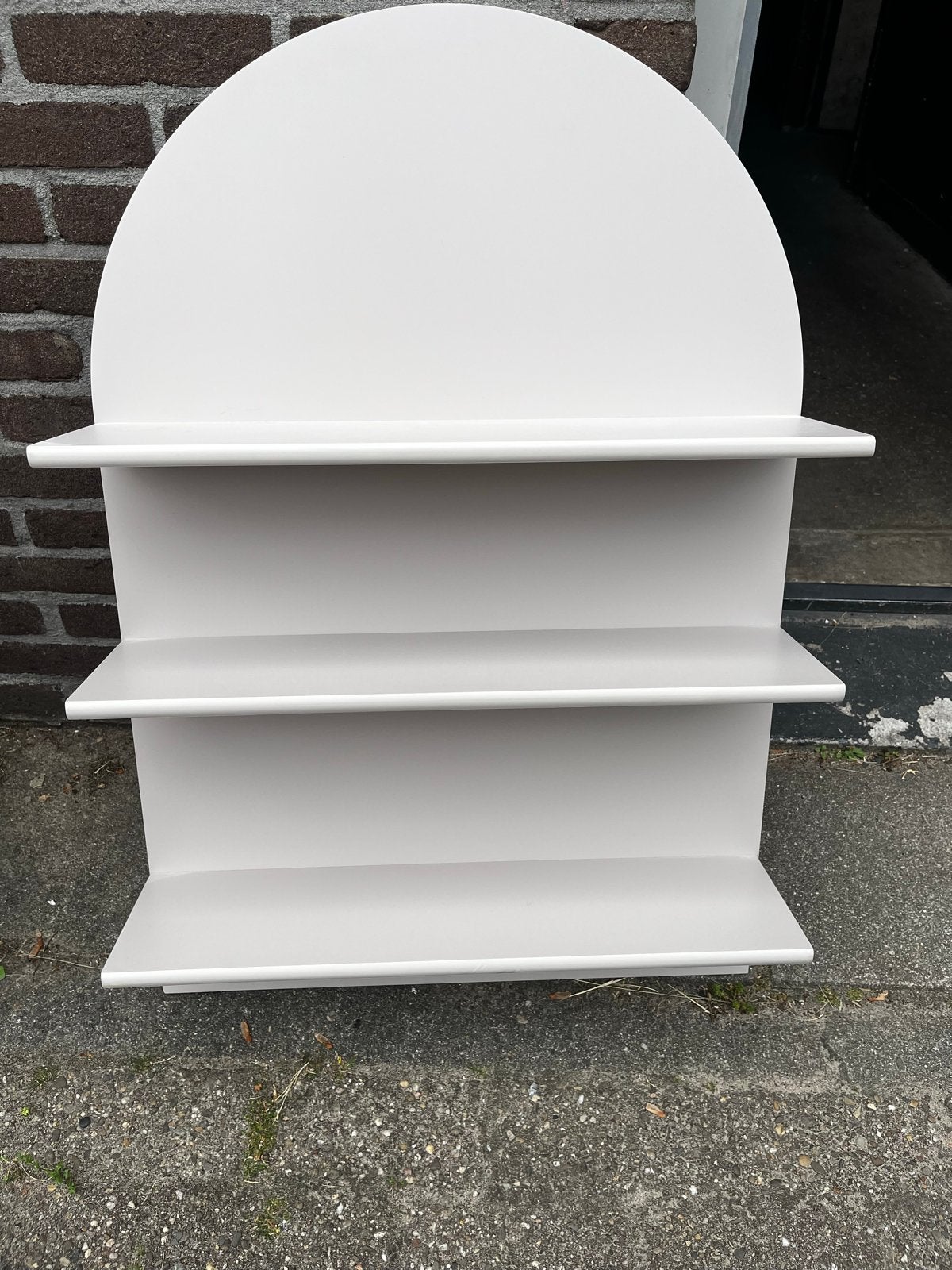 Grijze wandplank met 3 planken, halfrond design, Ophalen, Zo goed als nieuw