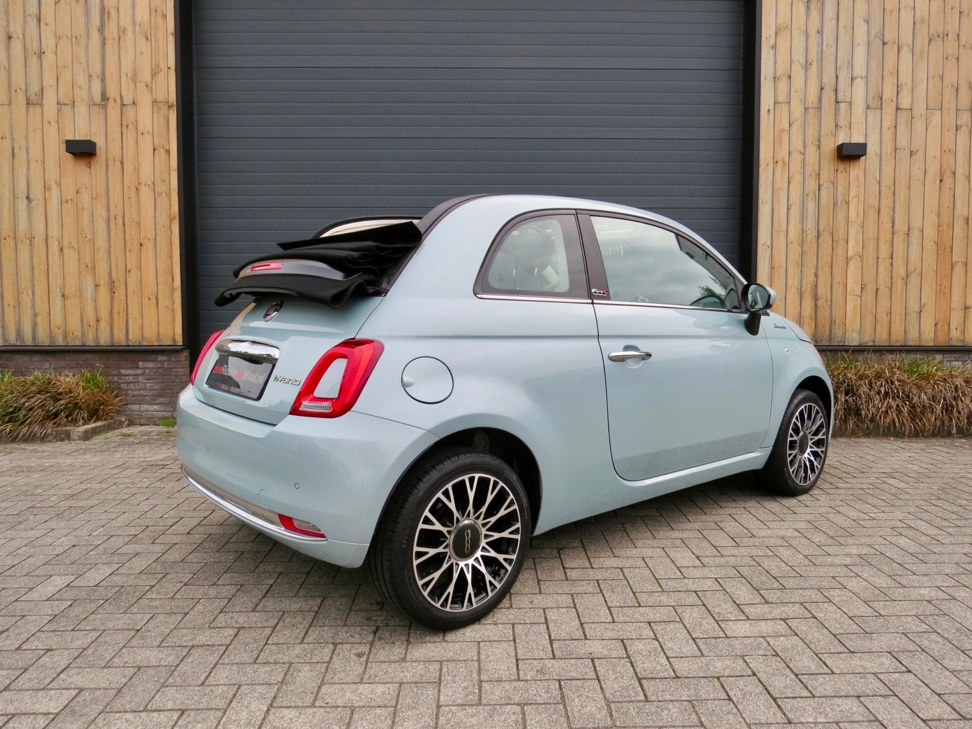 Fiat 500 C 1.0 Hybrid Dolcevita cabrio *Carplay*Unieke kleur, Voorwielaandrijving, Gebruikt, Zwart, Cabriolet