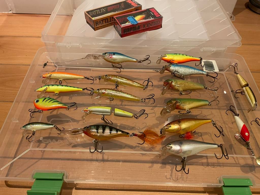 Rapala Baars, Forel en Snoekbaars pluggen 21stuks, Ophalen of Verzenden, Zo goed als nieuw