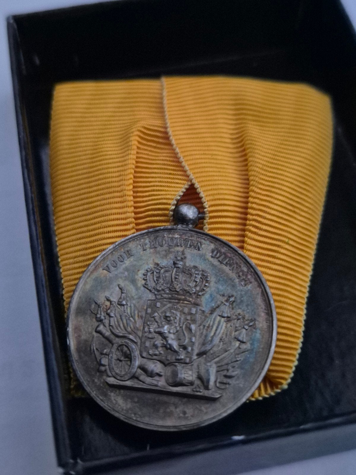 Medaille trouwe dienst onderofficier in doosje, Verzamelen, Militaria | Algemeen, Ophalen of Verzenden, Landmacht, Nederland, Lintje, Medaille of Wings