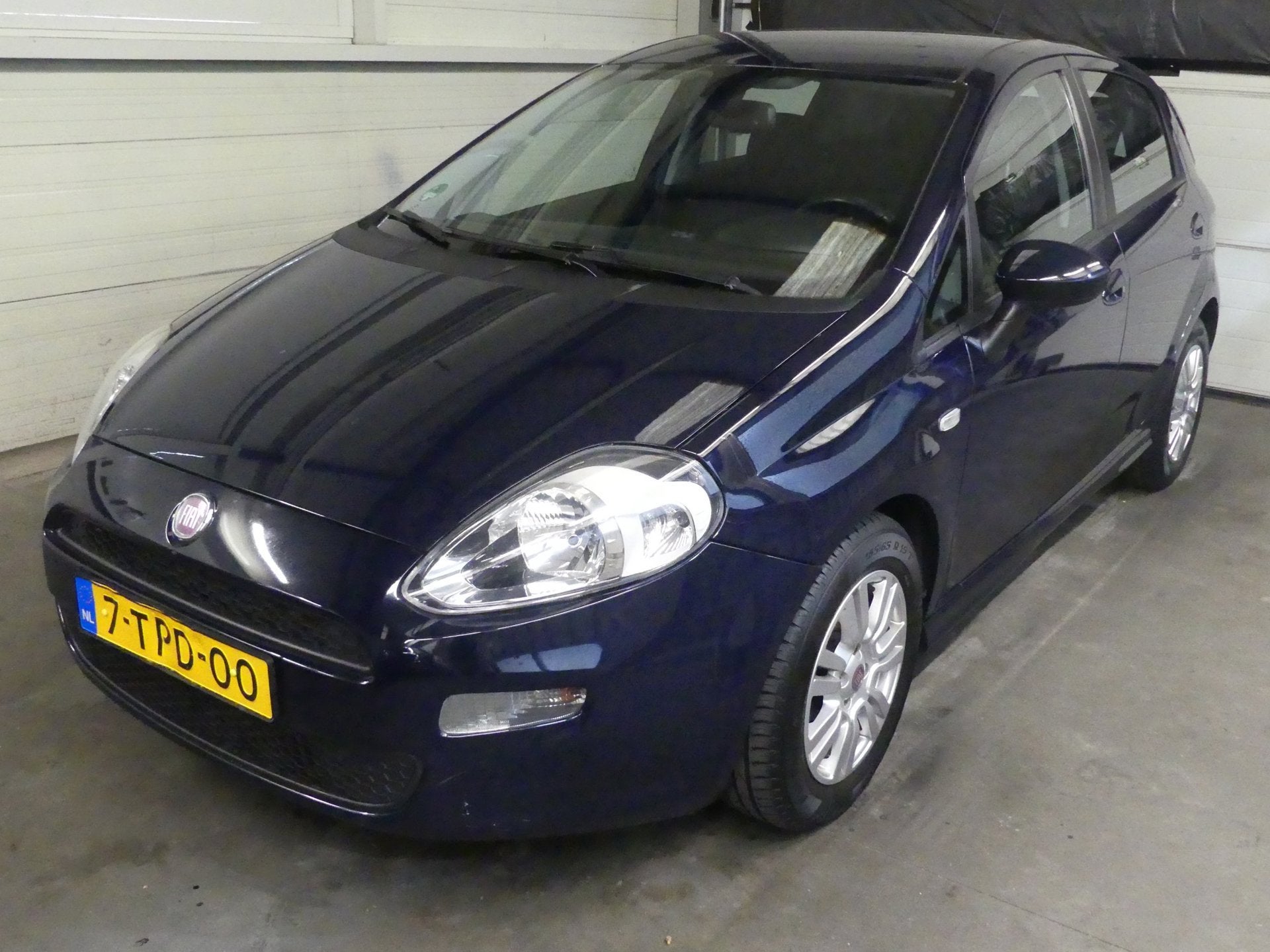 Fiat Punto Evo 0.9 TwinAir Street - Airco - Mooie Auto, Voorwielaandrijving, Gebruikt, 49 €/maand, Origineel Nederlands