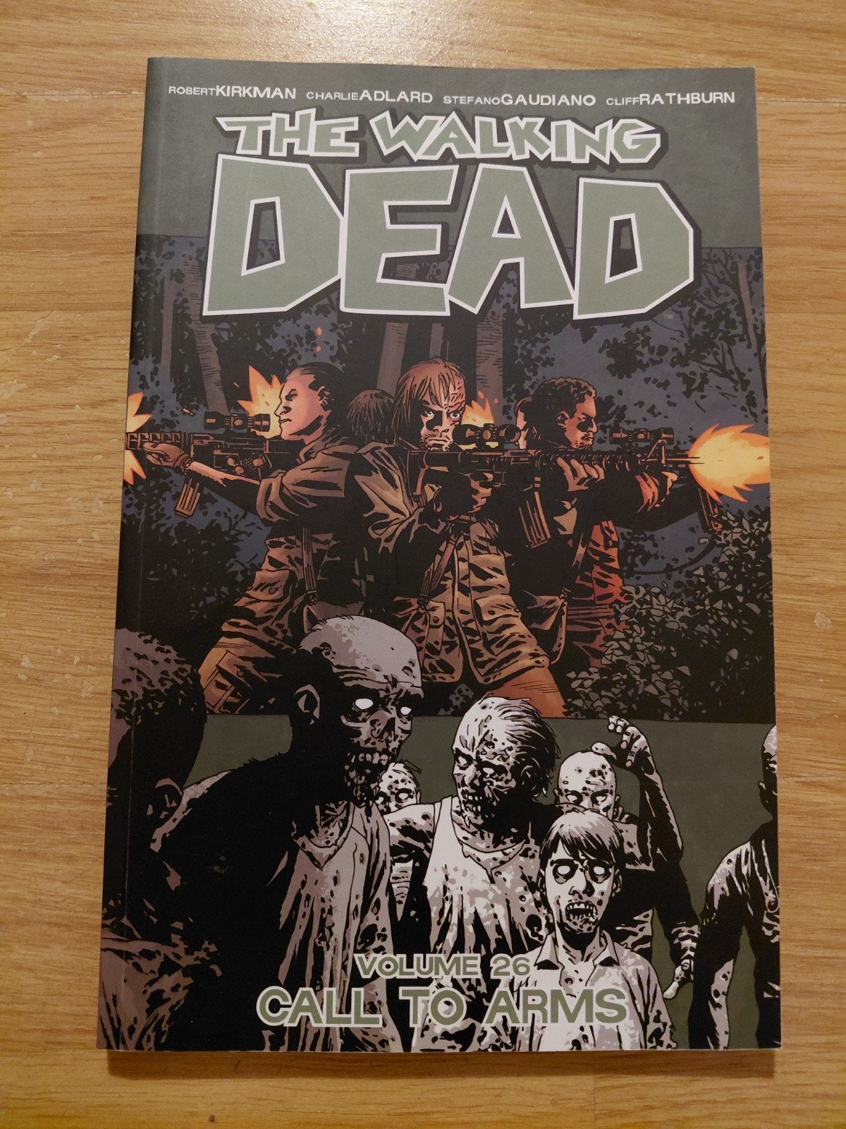 Walking Dead volume 26 Call to Arms Engelstalig, Boeken, Eén comic, Ophalen of Verzenden, Zo goed als nieuw, Amerika