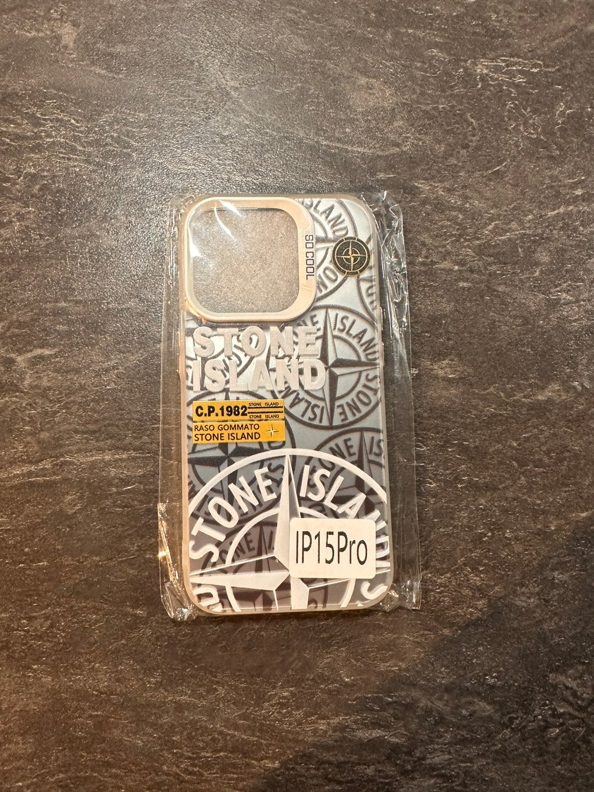 Iphone 15 pro stone island hoesje, Telecommunicatie, Ophalen of Verzenden, Zo goed als nieuw