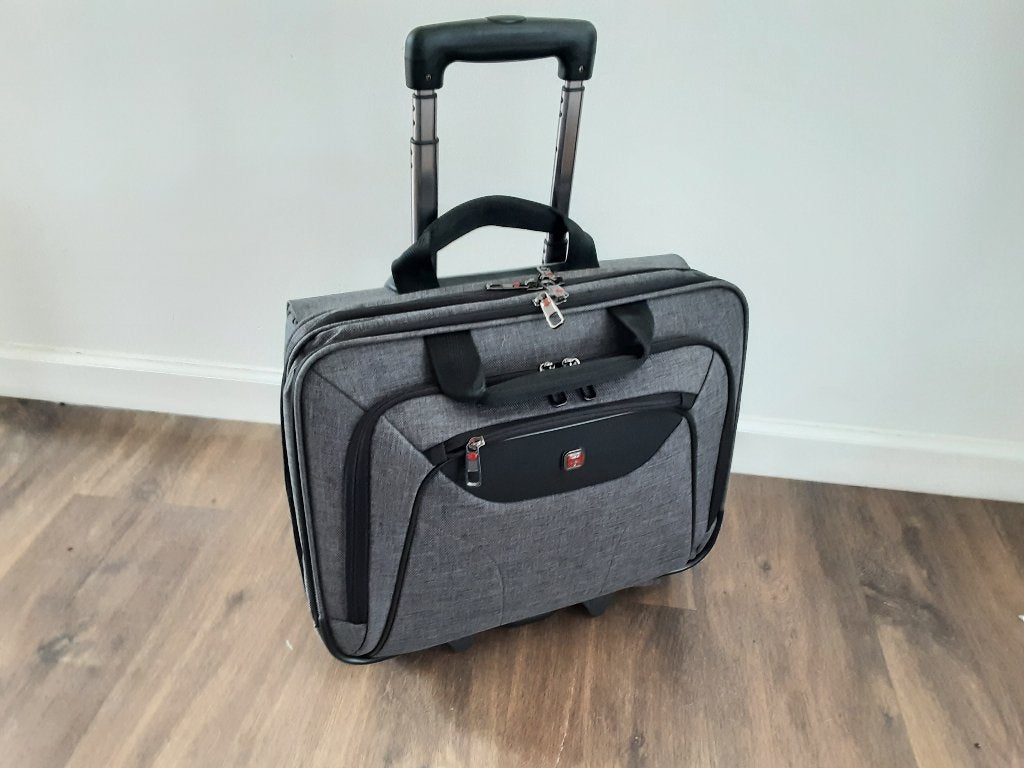 Laptop trolly 17 inch, Gebruikt, 17 inch of meer, Gevoerd laptopvak, Ophalen of Verzenden