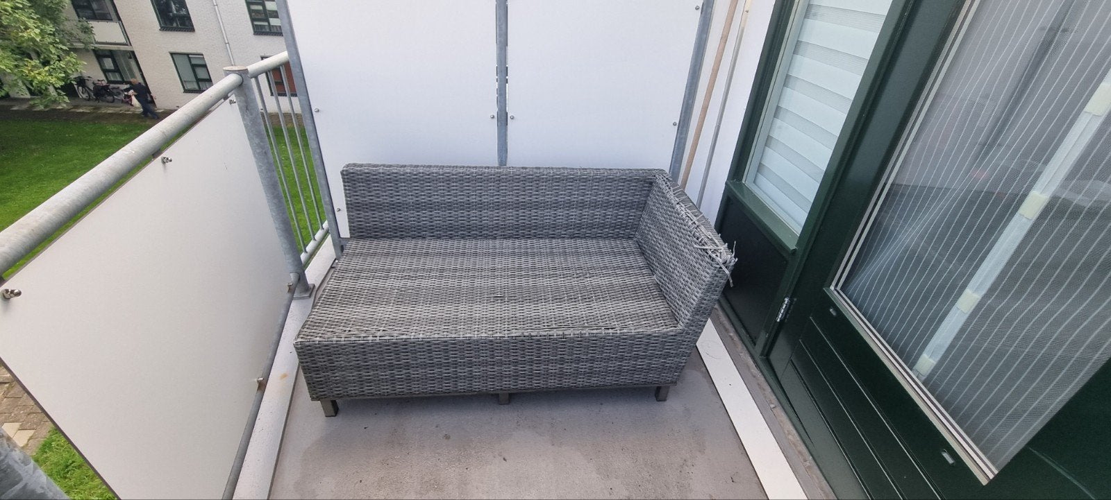 Wicker loungebank voor buiten - beschadigd, Tuin en Terras, Ophalen, Gebruikt, Wicker