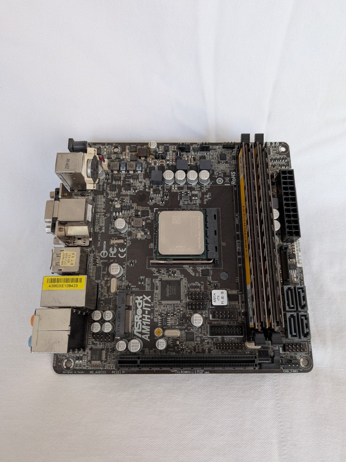 ASRock ITX moederbord met AMD processor en 8GB RAM, Computers en Software, Moederborden, Gebruikt, AMD, DDR3, Ophalen of Verzenden