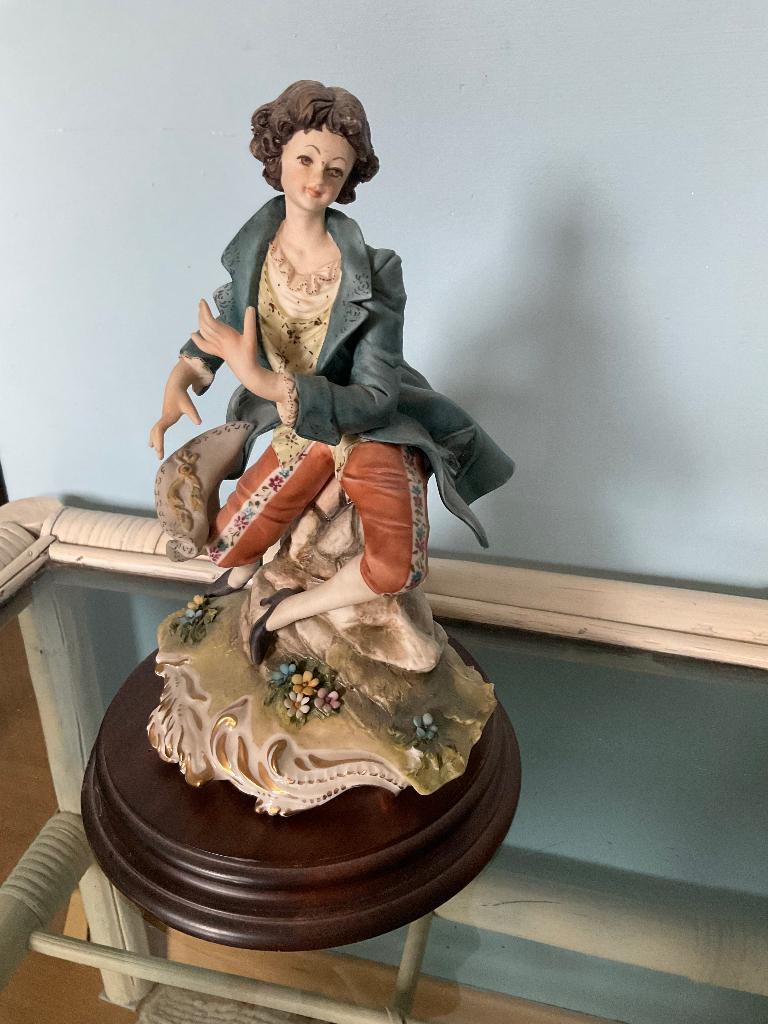 Capodimonte vrouwelijk beeld, Ophalen of Verzenden, Zo goed als nieuw, Overige typen