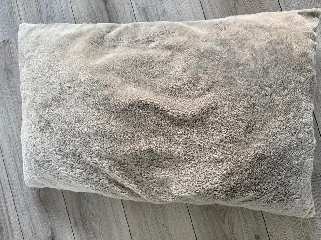 Zacht hondenkussen te koop – beige– 80x50 cm, Ophalen of Verzenden, Gebruikt, Pluche