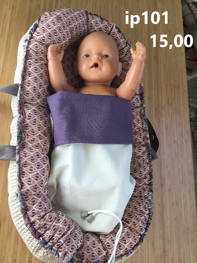 Poppenkleertjes baby born. Babynestje. Opbrengst KiKa., Ophalen of Verzenden, Nieuw, Barbie