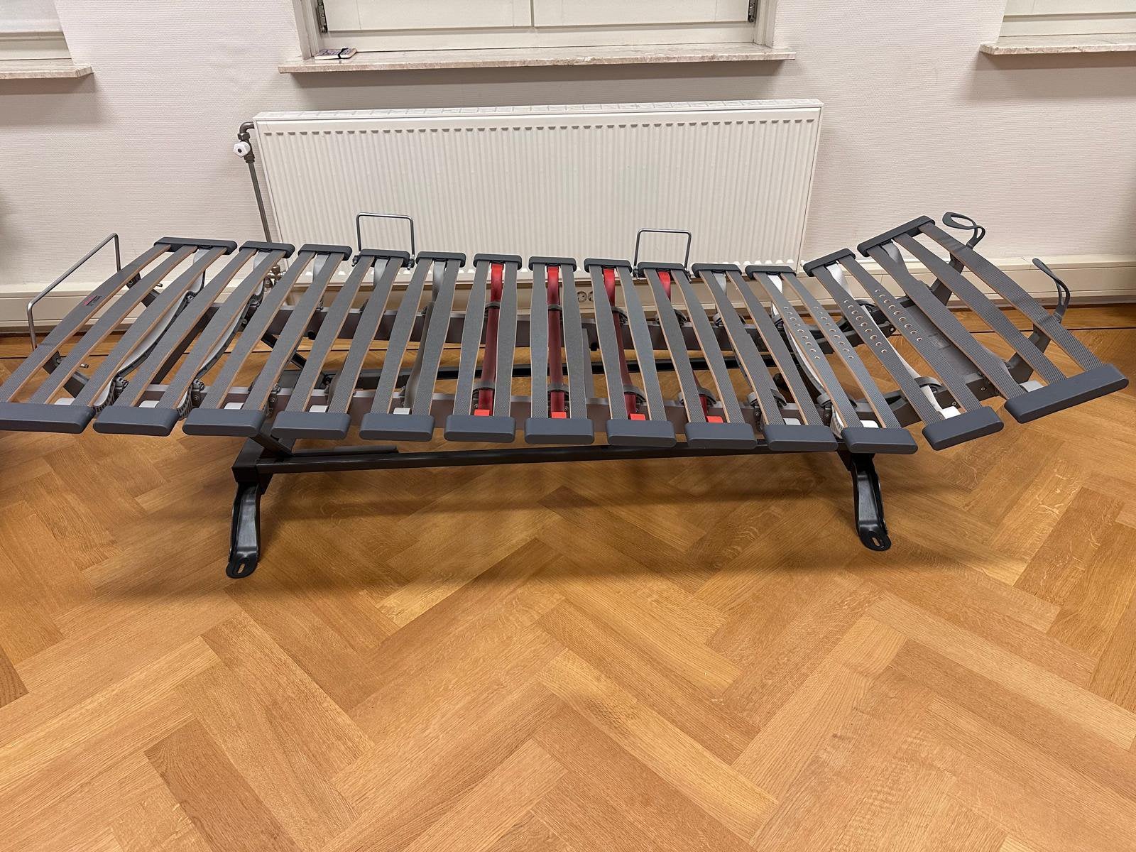 Swissflex bed 90 x 210 cm  (2 stuks), Ophalen, Overige materialen, Verstelbaar, 210 cm