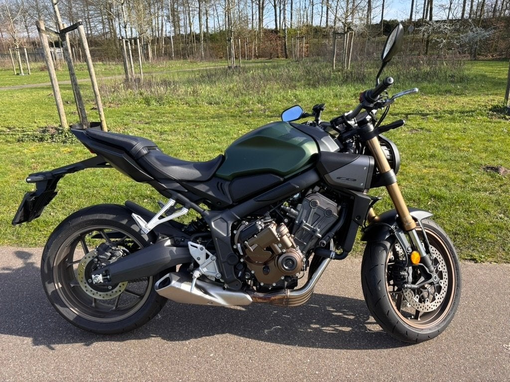 Honda CB650R E-Clutch (2024) | 2.300 km | nieuwstaat, Motoren, Motoren | Honda, Particulier, Naked bike, meer dan 35 kW, 4 cilinders