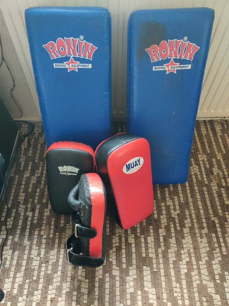 Kickbox gear, Ophalen of Verzenden, Zo goed als nieuw, Overige, Vechtsportmateriaal