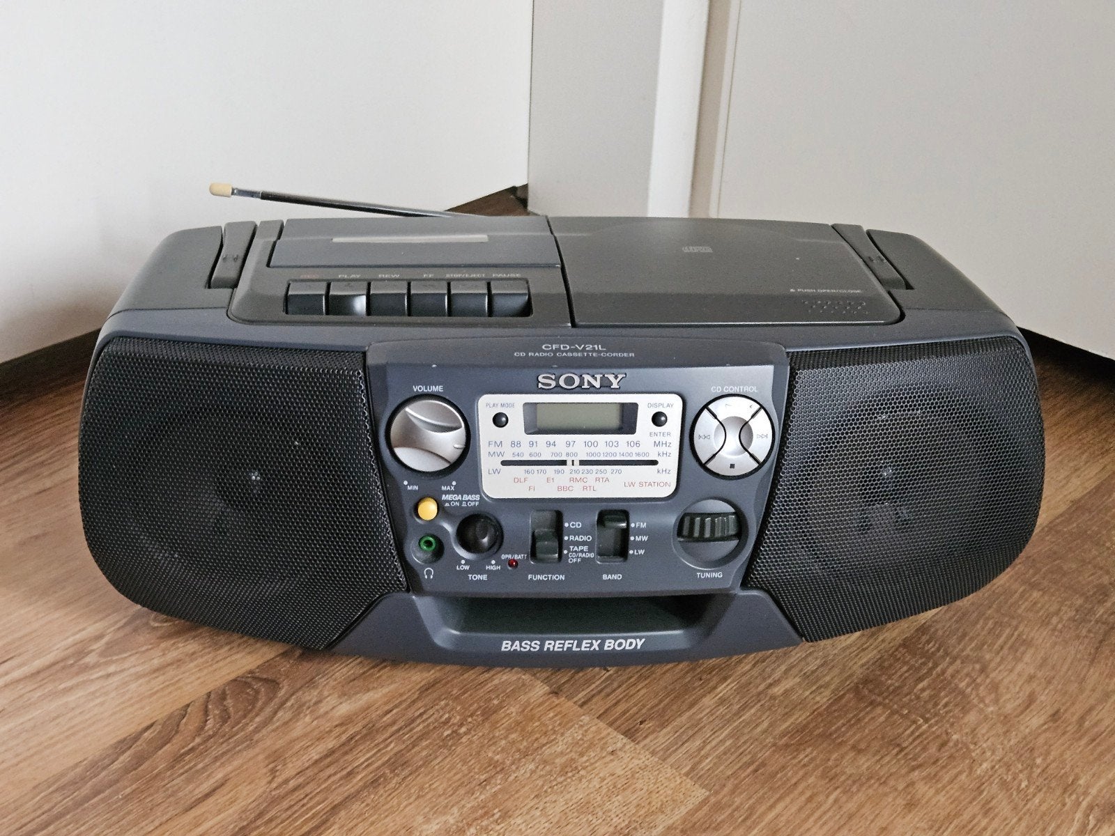 Sony CFD-V21L Boombox met CD, Radio en Cassette, Ophalen, Zo goed als nieuw, Radio, Met cd-speler