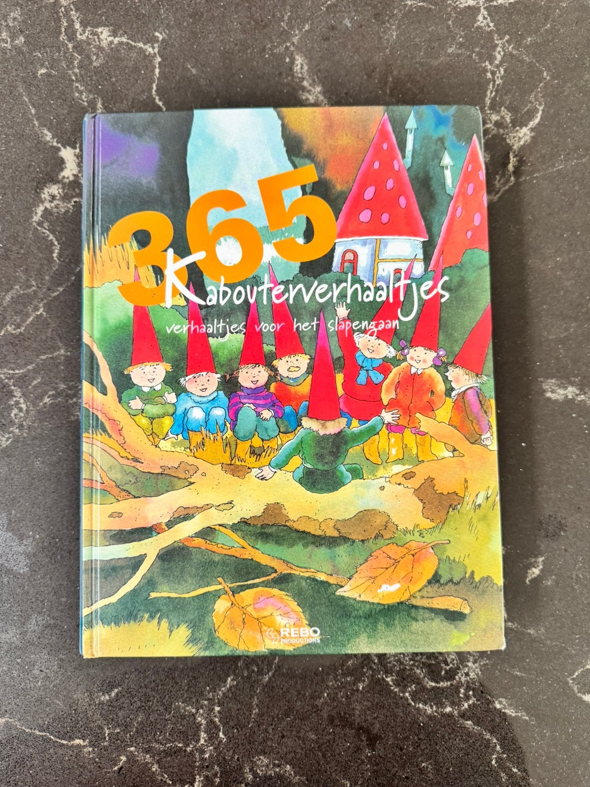 E. Hermans - 365 kabouterverhaaltjes, Gelezen, Fictie algemeen, Ophalen of Verzenden, E. Hermans