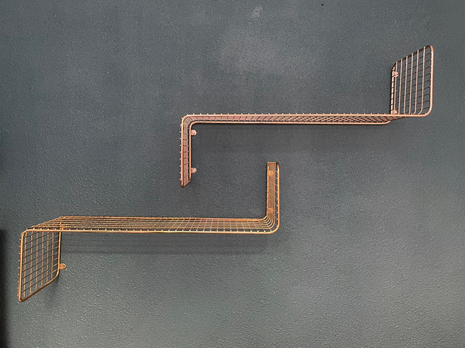 Twee gouden wandplankjes ikea, Ophalen, Zo goed als nieuw