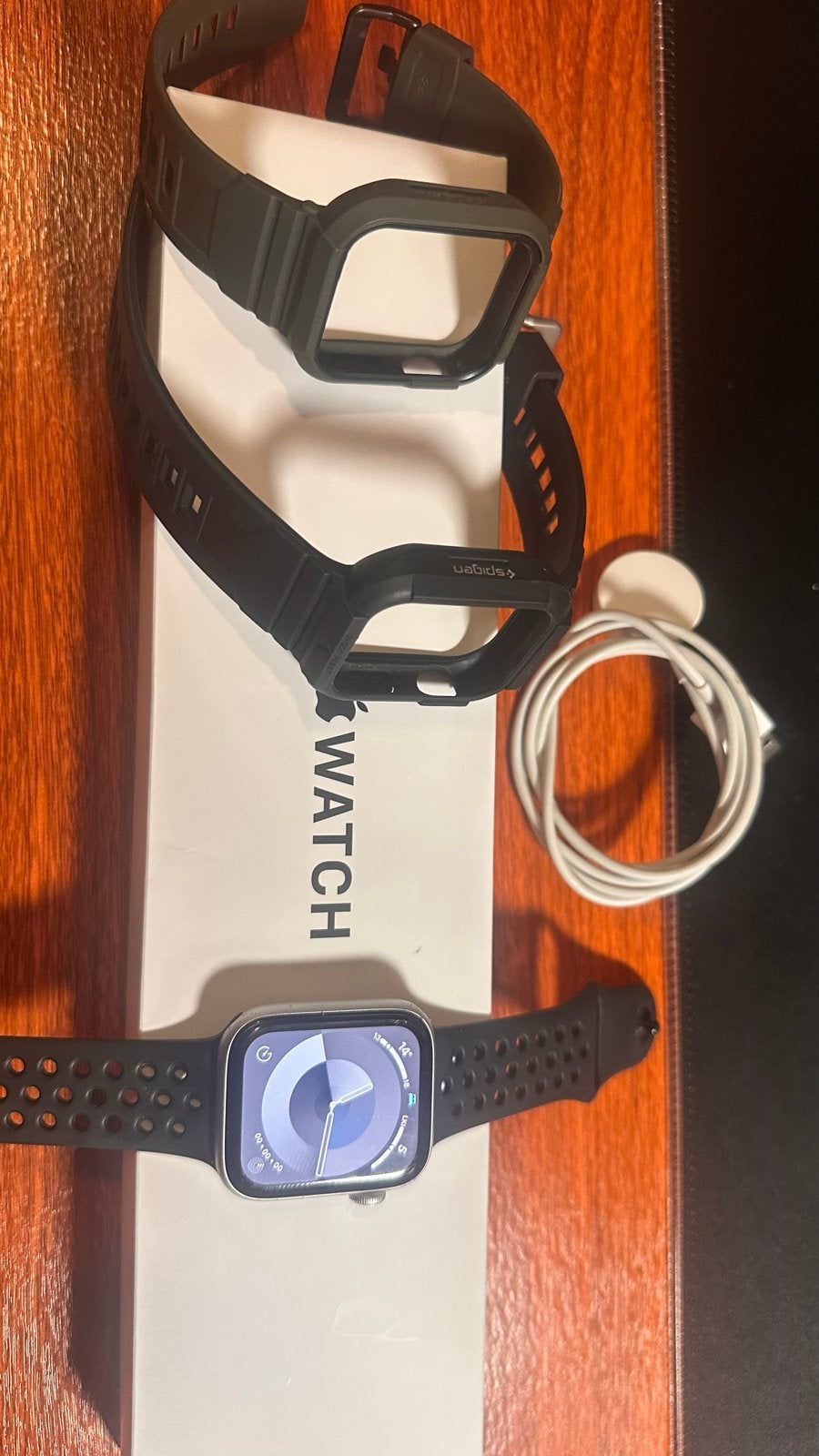 Apple Watch Series se GPS 44mm Zilver met Zwart Sportbandje, Hartslag, IOS, Ophalen of Verzenden, Zo goed als nieuw