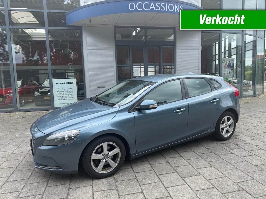 Volvo V40 1.6 D2 LMV-ECC-PDC-NAVI-LED-CAMERA!!!, Auto's, Euro 5, Gebruikt, 4 cilinders, Bedrijf