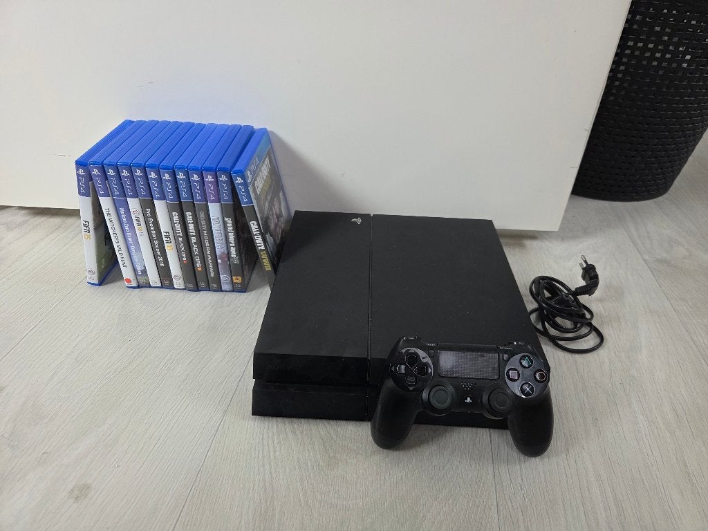 PlayStation 4 2TB (CUH-1004A) + Controller + 12 Games, Spelcomputers en Games, Gebruikt, Ophalen of Verzenden, Met harde schijf