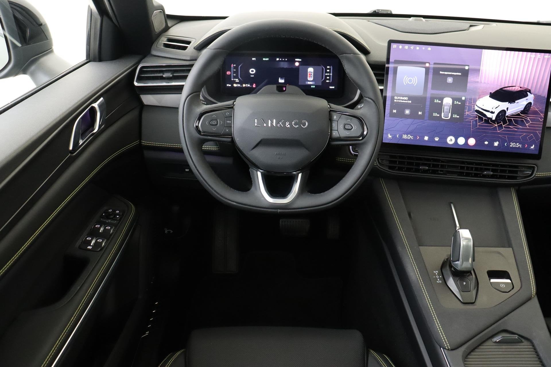 Lynk & Co 01 1.5 PHEV MORE *NIEUW UIT VOORRAAD!* -PANO.DAK|H, 12 maanden, Euro 6, 4 cilinders, 1898 kg