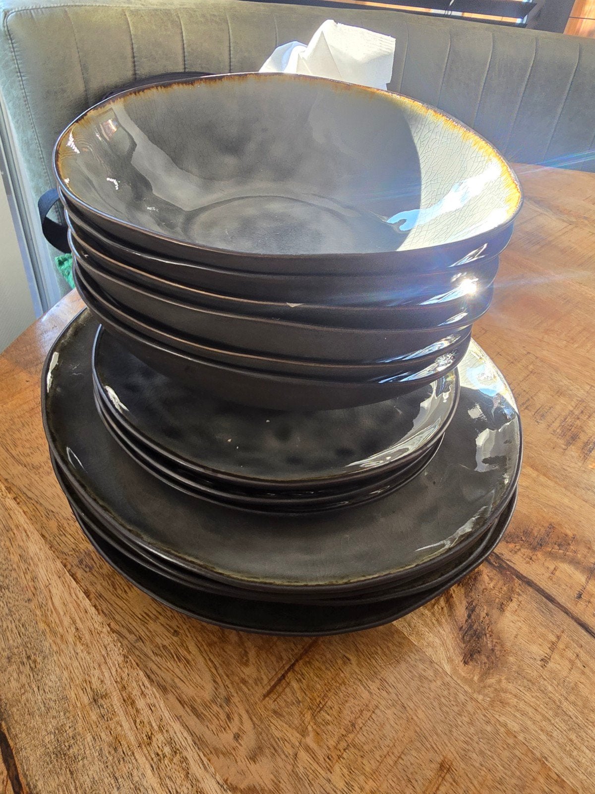 Servies set: 4 grote borden, 3 kleine borden, 6 kommen, Ophalen, Gebruikt, Overige stijlen, Aardewerk
