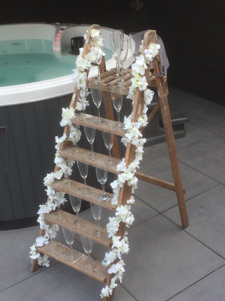 Champagne trap incl. 25 glazen te huur €30,-, Ophalen of Verzenden, Nieuw, Geboorte of Huwelijk