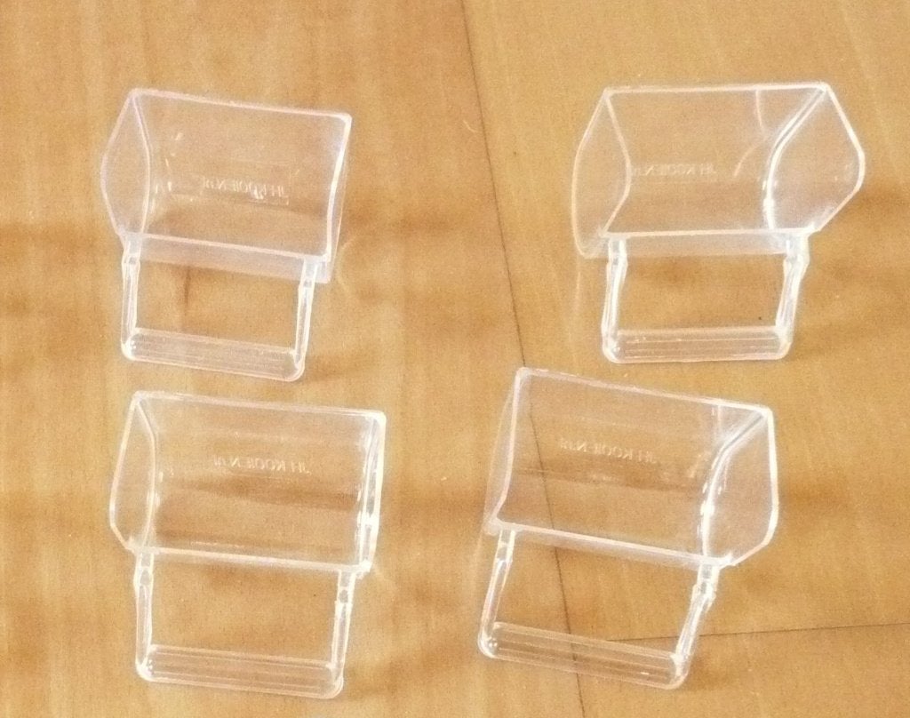 10 Voerbakjes/klepbakjes, Ophalen, Zo goed als nieuw, Kooi-accessoires