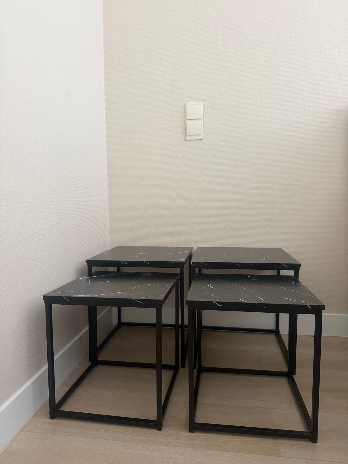 Zwarte nachtkastjes/ bijzettafels - Nieuwstaat, Ophalen, Minder dan 45 cm, Minder dan 55 cm, Metaal of Aluminium