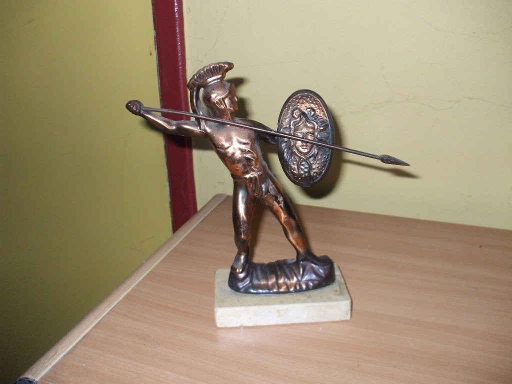 beeldje 22cm hoog, Ophalen of Verzenden, Beeld, 20 - 50 cm