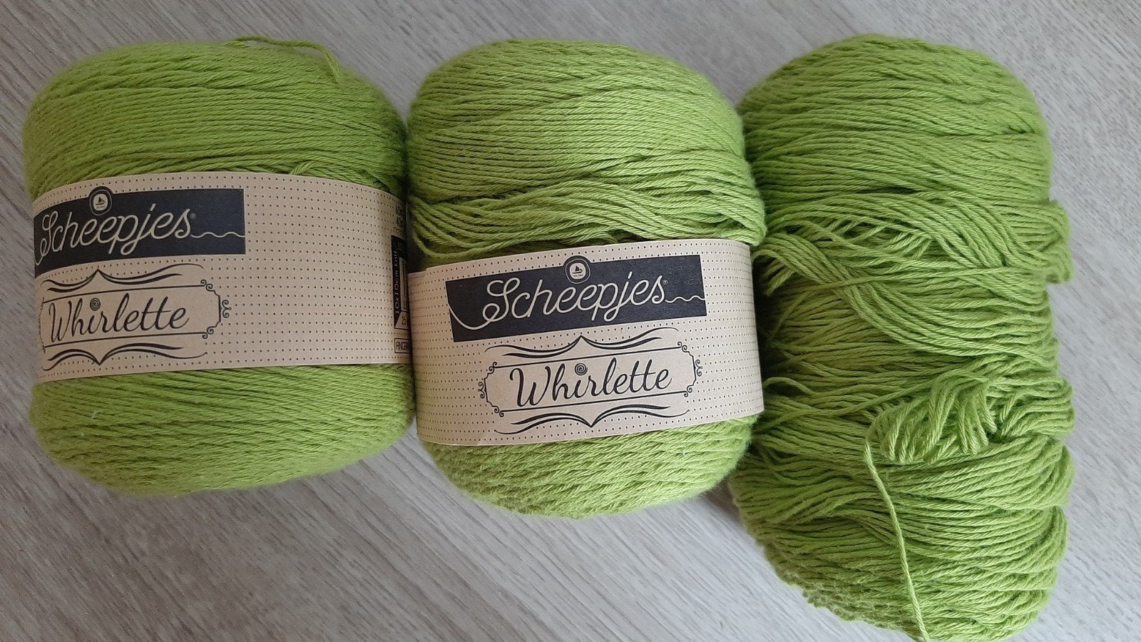 3 bollen scheepjes whirlette kleur olive 882, Ophalen of Verzenden, Nieuw, Breien of Haken, Wol of Garen