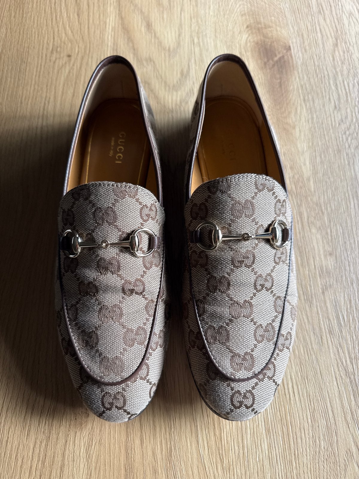 Gucci instappers met GG-patroon en paardenbit detail, Kleding | Dames, Schoenen, Ophalen, Zo goed als nieuw, Beige, Instappers
