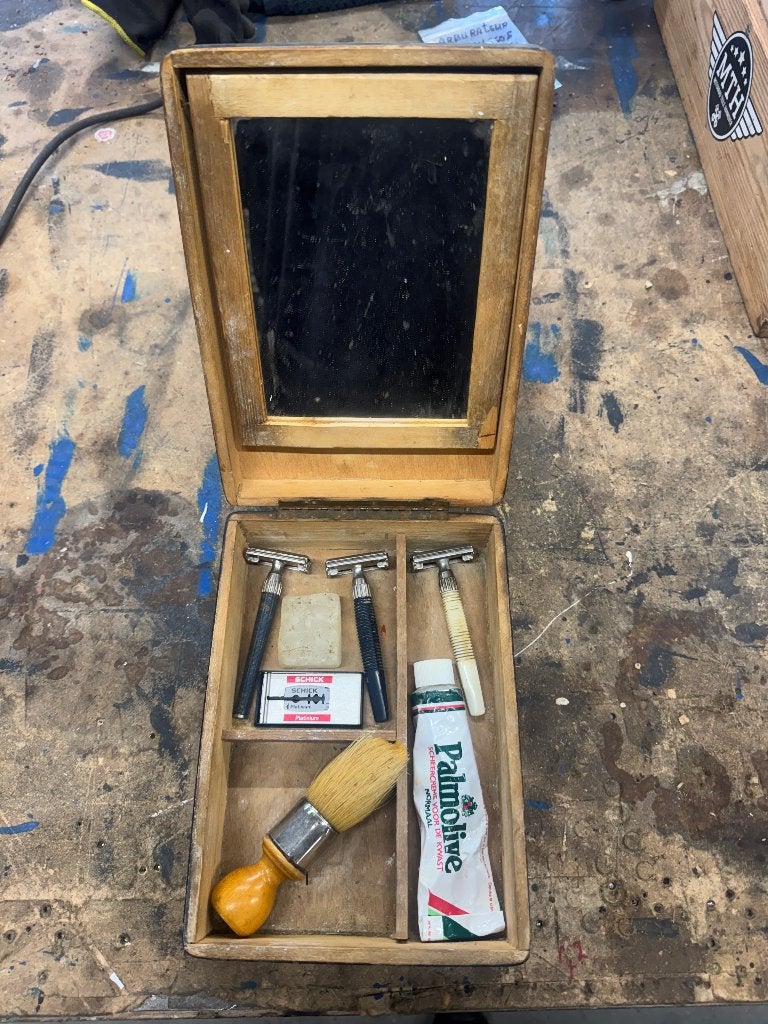Scheer koffer antiek vintage. Compleet me scheerspiegel, Antiek en Kunst, Ophalen of Verzenden