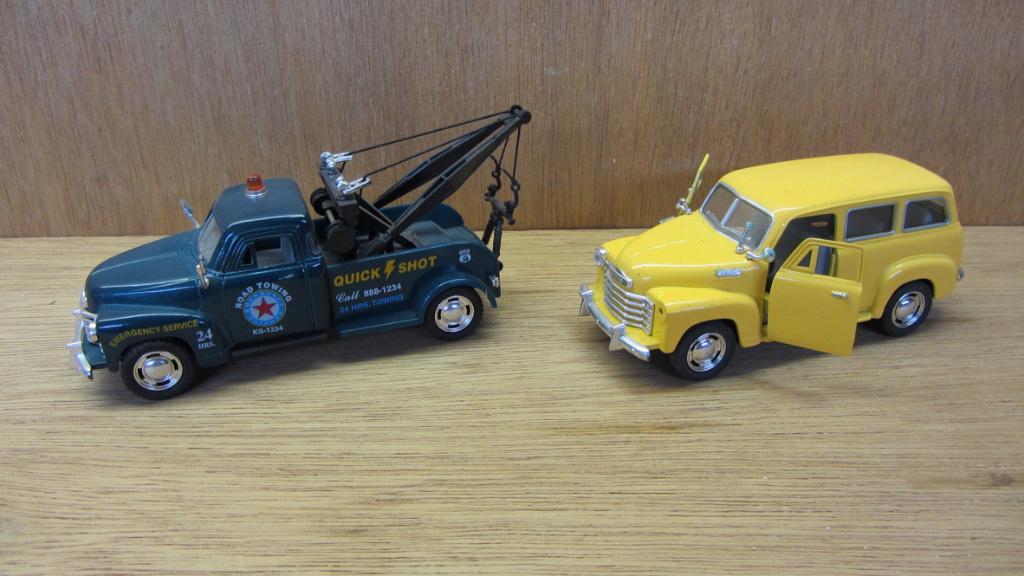 2 automodellen van Kinsmart te koop : schaal 1/36 - mooi, Ophalen of Verzenden, Gebruikt, Auto