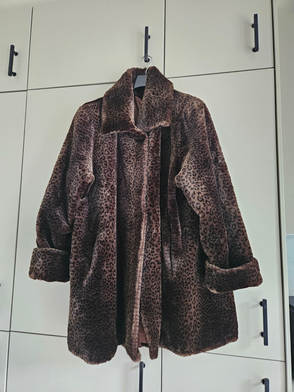 MOET WEG: Luipaard Nep Bont Wintermantel - Donkerbruin XXL, Ophalen of Verzenden, Zo goed als nieuw, Maat 46/48 (XL) of groter