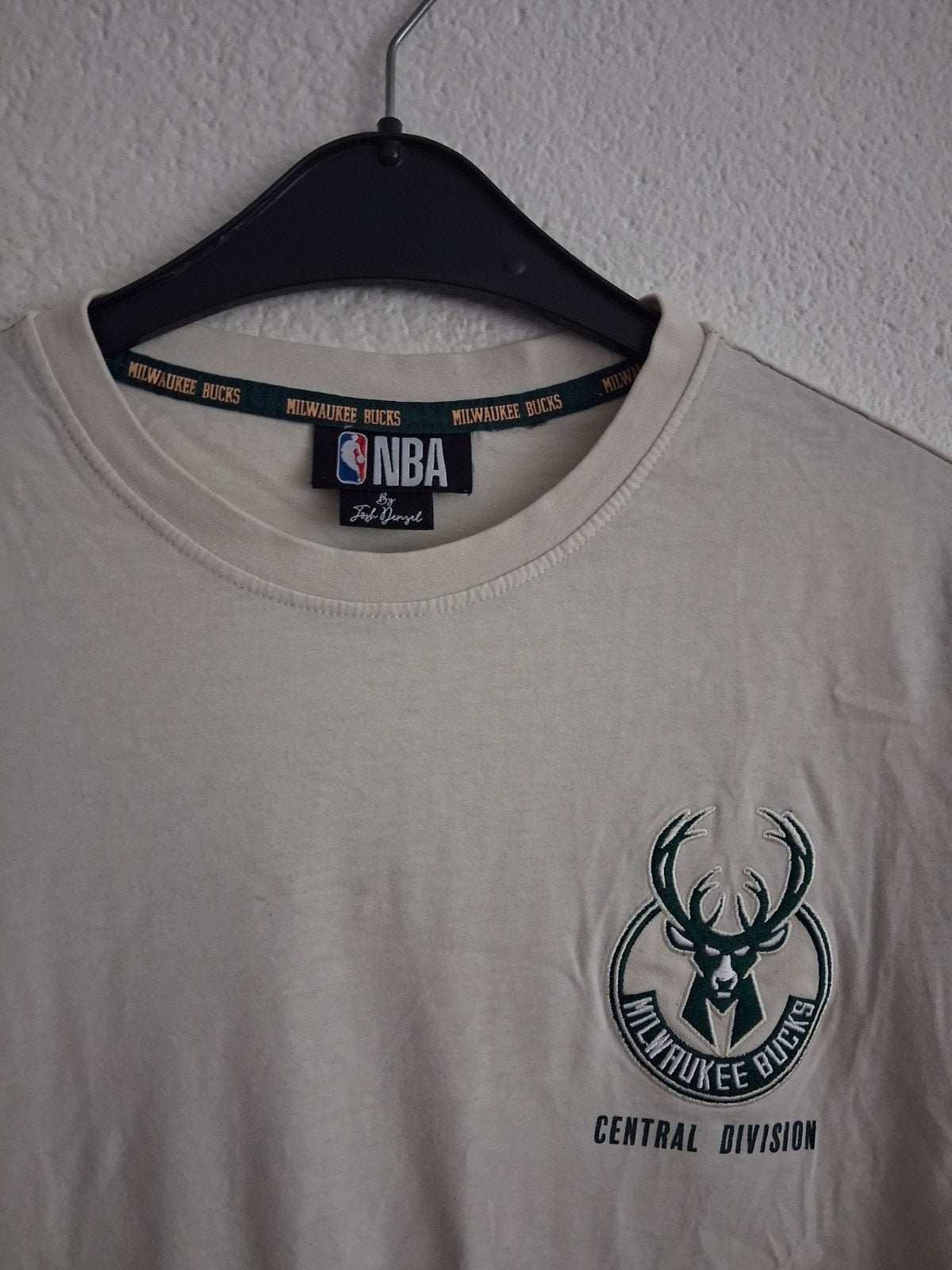 Milwaukee Bucks NBA T-shirt en short set Maat M, Maat 48/50 (M), Wit, Zo goed als nieuw, Algemeen