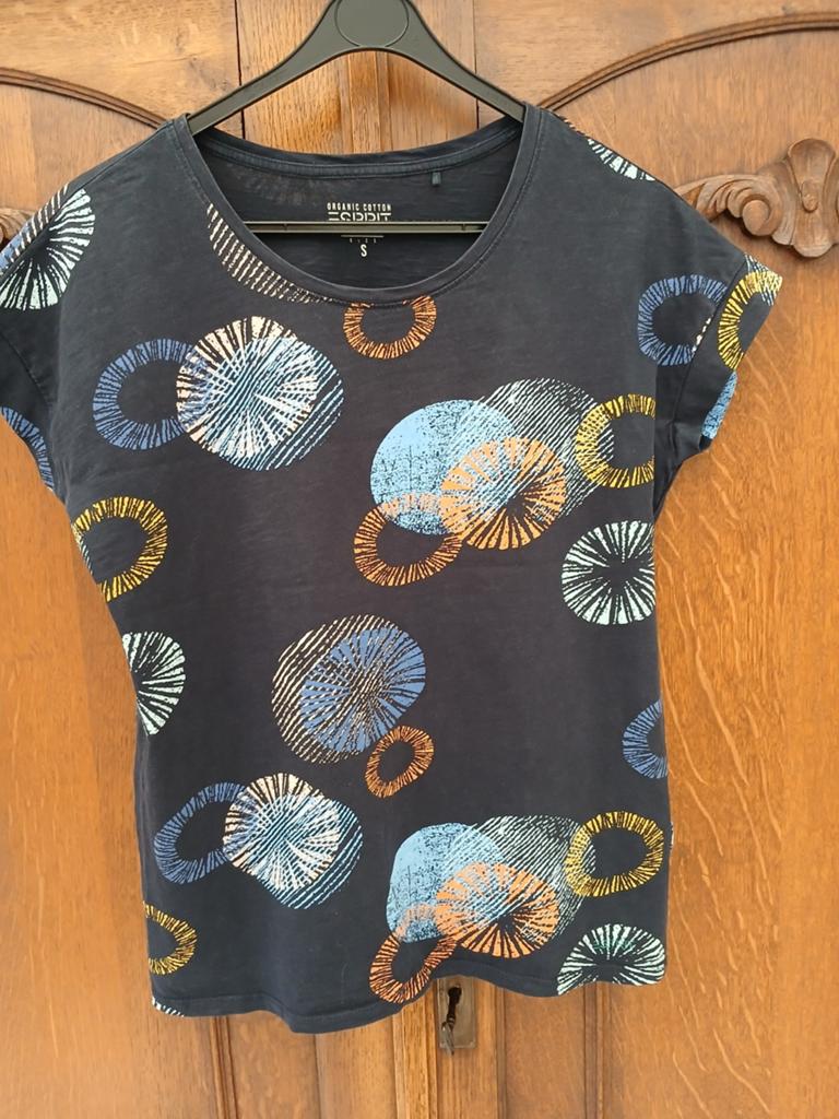 Esprit Zwart Shirt met Print - Maat S, Kleding | Dames, T-shirts, Zwart, Ophalen of Verzenden, Korte mouw, Maat 36 (S)