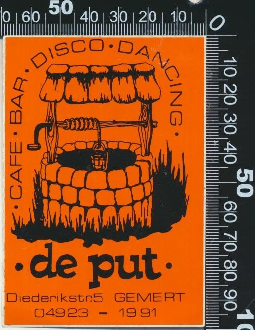 Sticker: Cafe Bar Disco Dancing De Put - Gemert (1), Verzamelen, Stickers, Zo goed als nieuw, Bedrijf of Vereniging, Ophalen of Verzenden
