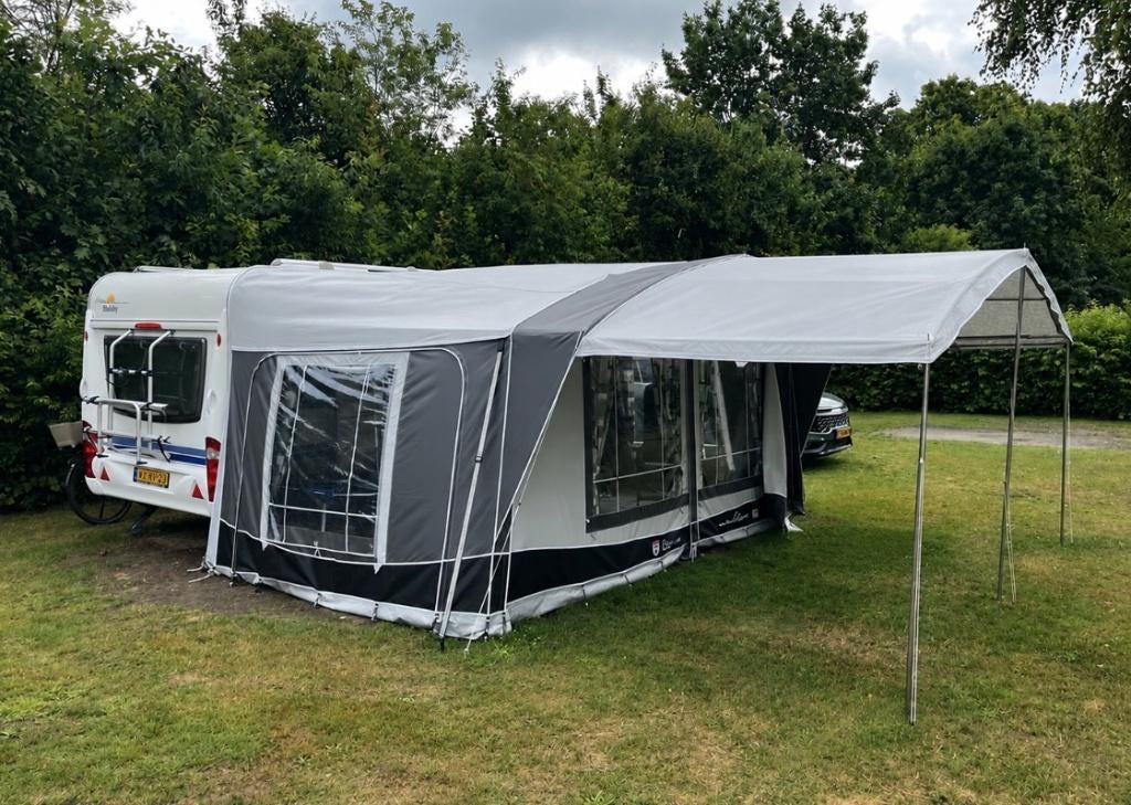 Hobby 450UF 2007 met Walker voortent, cassetteluifel, Caravans en Kamperen, Caravans, Particulier, tot en met 4, 750 - 1000 kg