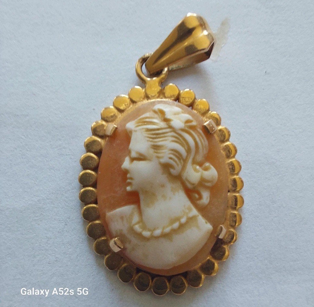 Massief gouden camee hanger - 10 krt goud, schelp, Ophalen, Gebruikt, Overige voorstellingen, Goud