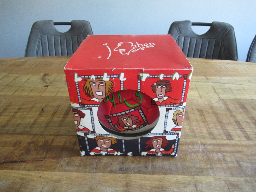 NIEUW Johan Huijzer leren voetbal Kunst bal 23 cm, Verzamelen, Ophalen of Verzenden, Nieuw, Overige sporten, Overige typen