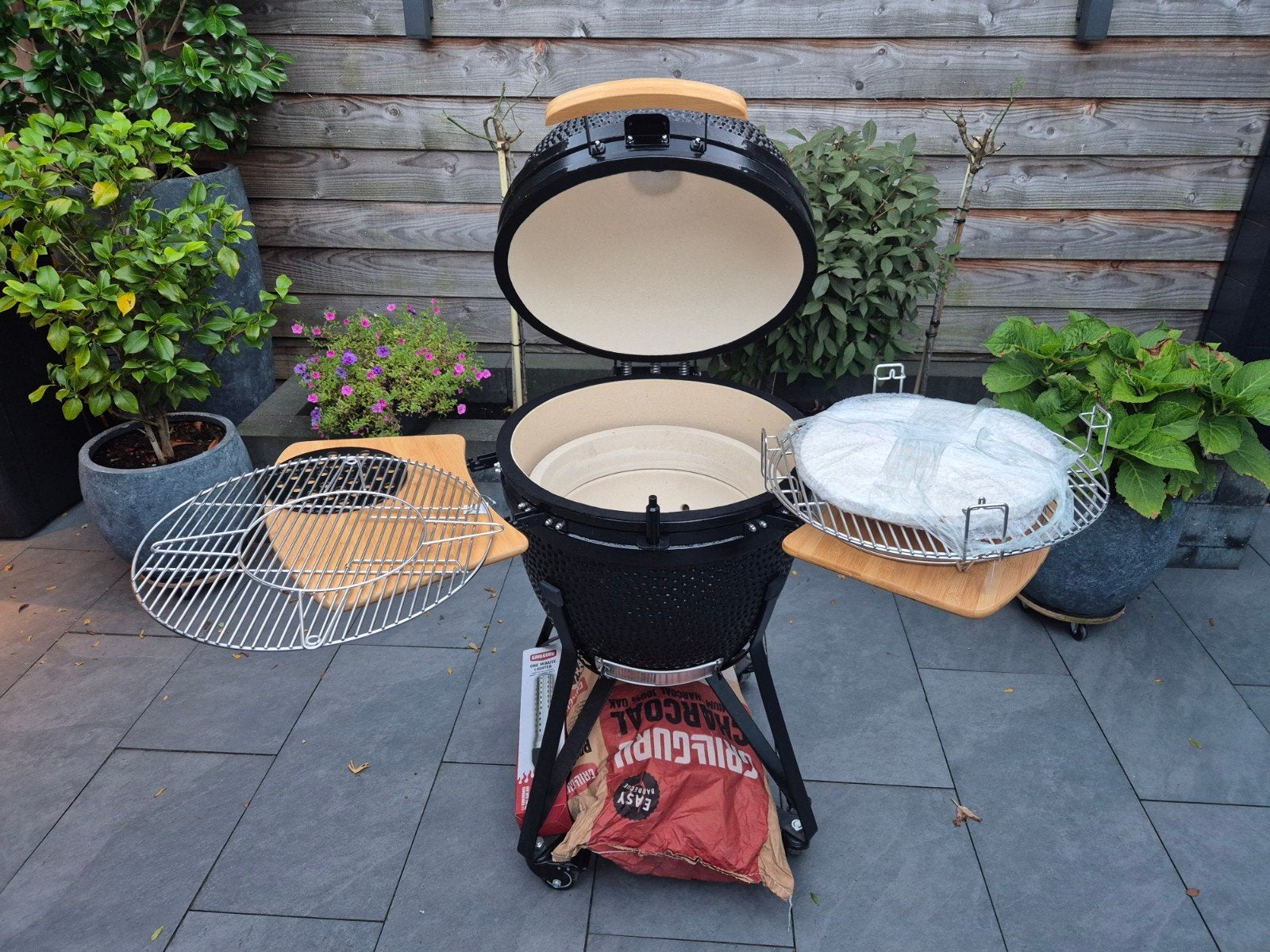 Urban Chef Kamado Barbecue Large Zwart - Nieuwstaat, Tuin en Terras, Ophalen, Zo goed als nieuw, Urban Chef, Met accessoires