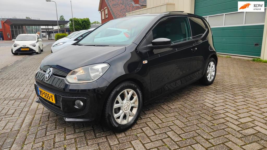 Volkswagen Up! 1.0 cheer up! BlueMotion Airco , stoelverwarm, Auto's, Volkswagen, Voorwielaandrijving, Euro 5, Gebruikt, Up!