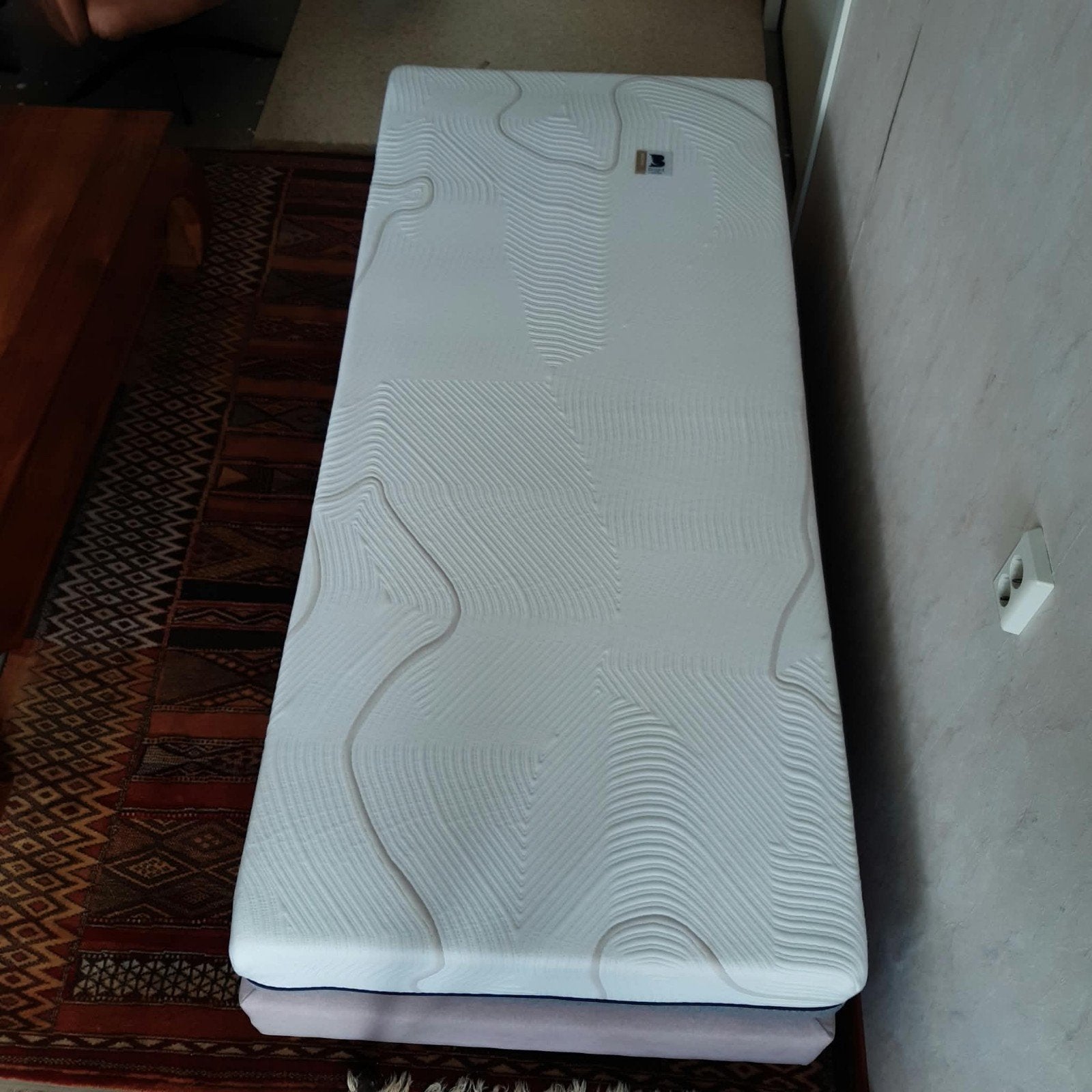 B Bright boxspring Pale Pink met matras Gold 300, Ophalen, Zo goed als nieuw, Eenpersoons, 90 cm