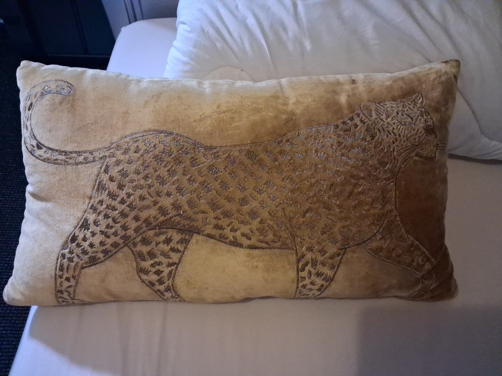Bruin/gloudkleurig kussen met panter, Ophalen, Goud, Rechthoekig