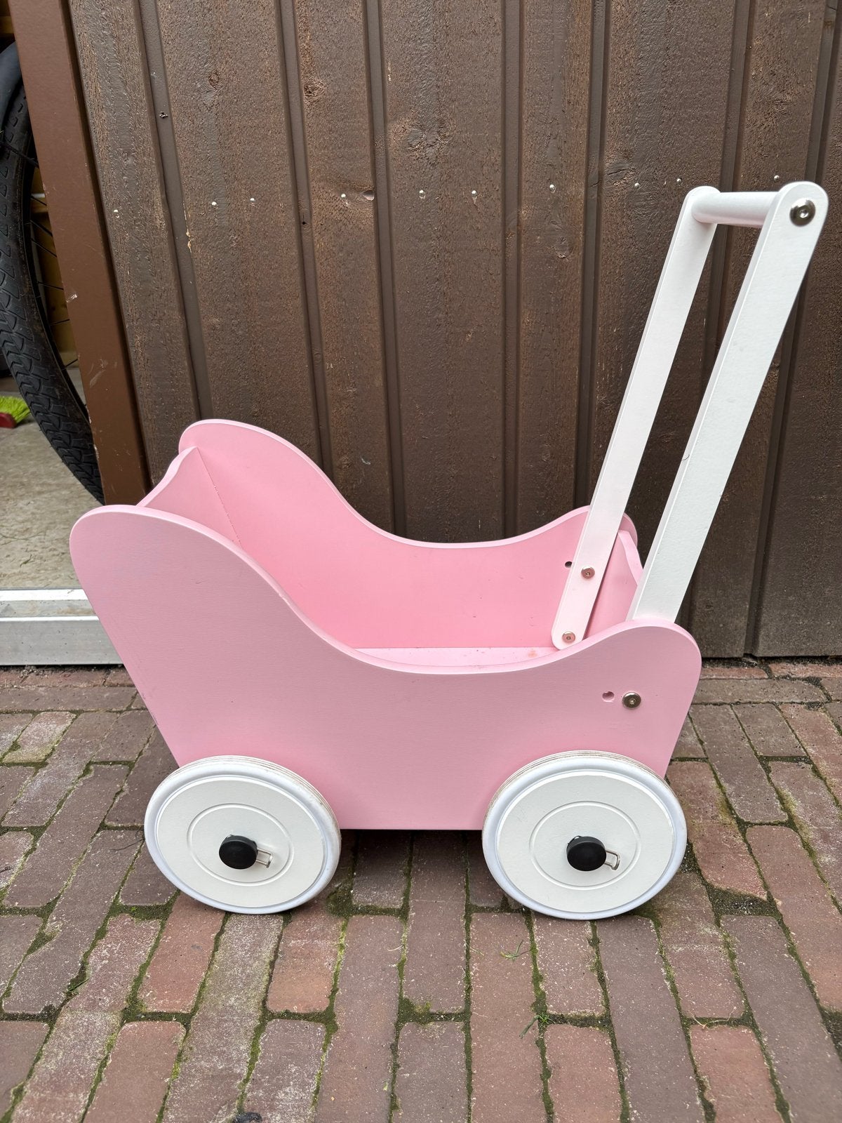 Roze houten poppenwagen Bandits and Angels, Kinderen en Baby's, Speelgoed | Poppen, Ophalen, Zo goed als nieuw, Overige typen
