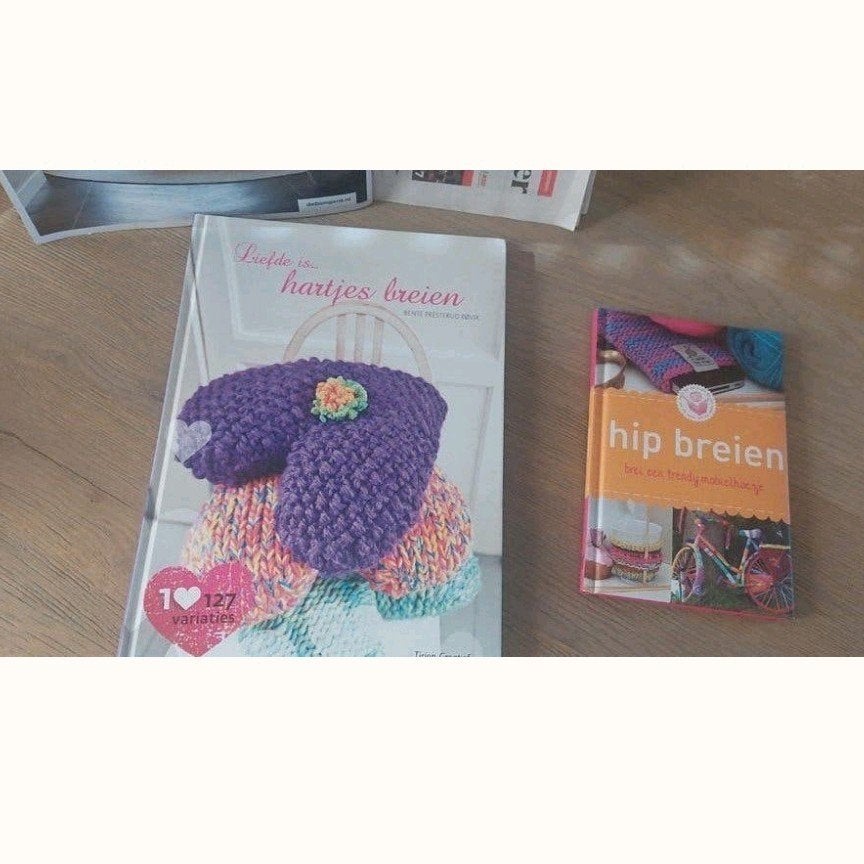BREIPATROON BOEK HARTJES BREIEN EN GRATIS HIP BREIEN, Ophalen of Verzenden, Gebruikt, Breien, Patroon of Boek