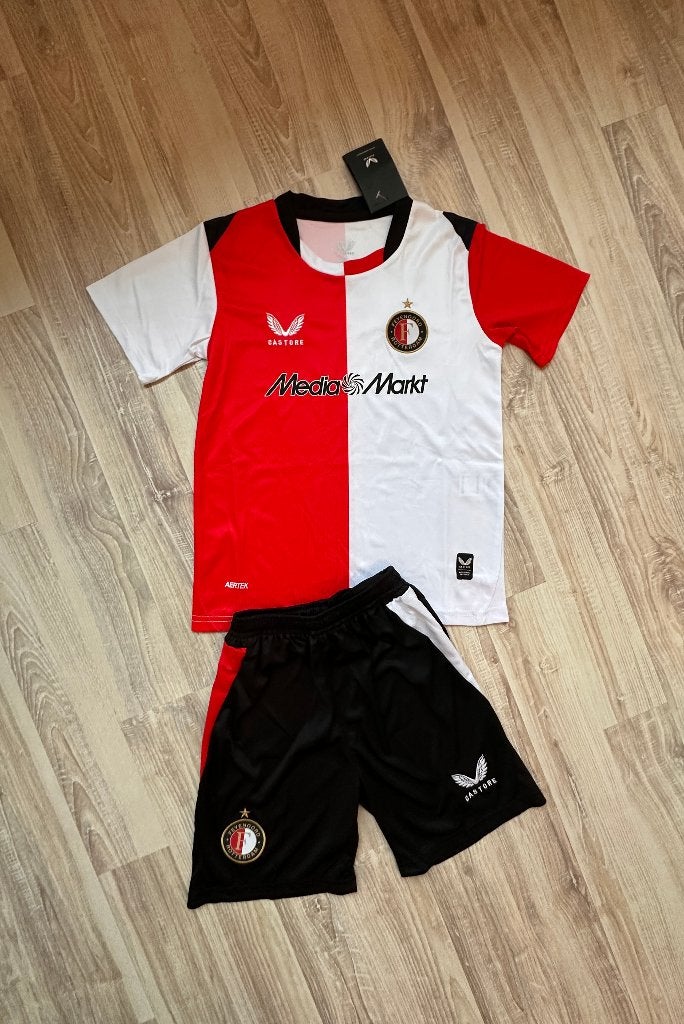 NIEUW!! Feyenoord Thuis Tenue 2026/2027 Maten 98/104 t/m 164, Maat XS of kleiner, Verzenden, Nieuw, Set