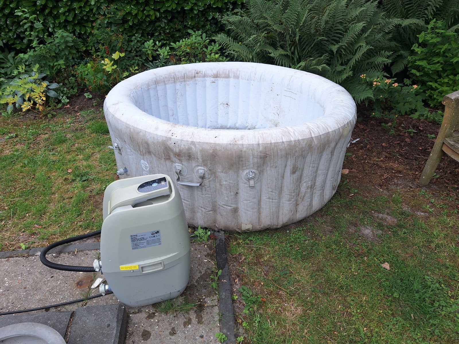 Opblaasbare Jacuzzi Jay Z met Pomp en Afdekzeil, Ophalen, Gebruikt, Afdekzeil, Opblaasbaar