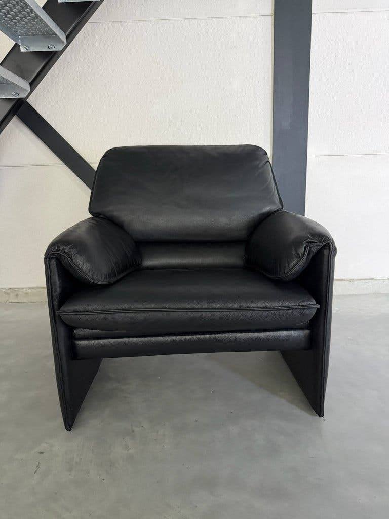 Leolux Bora Beta fauteuil – Zwart Leder – Zeer goede staat, Huis en Inrichting, Ophalen, 50 tot 75 cm, Leer, 75 tot 100 cm