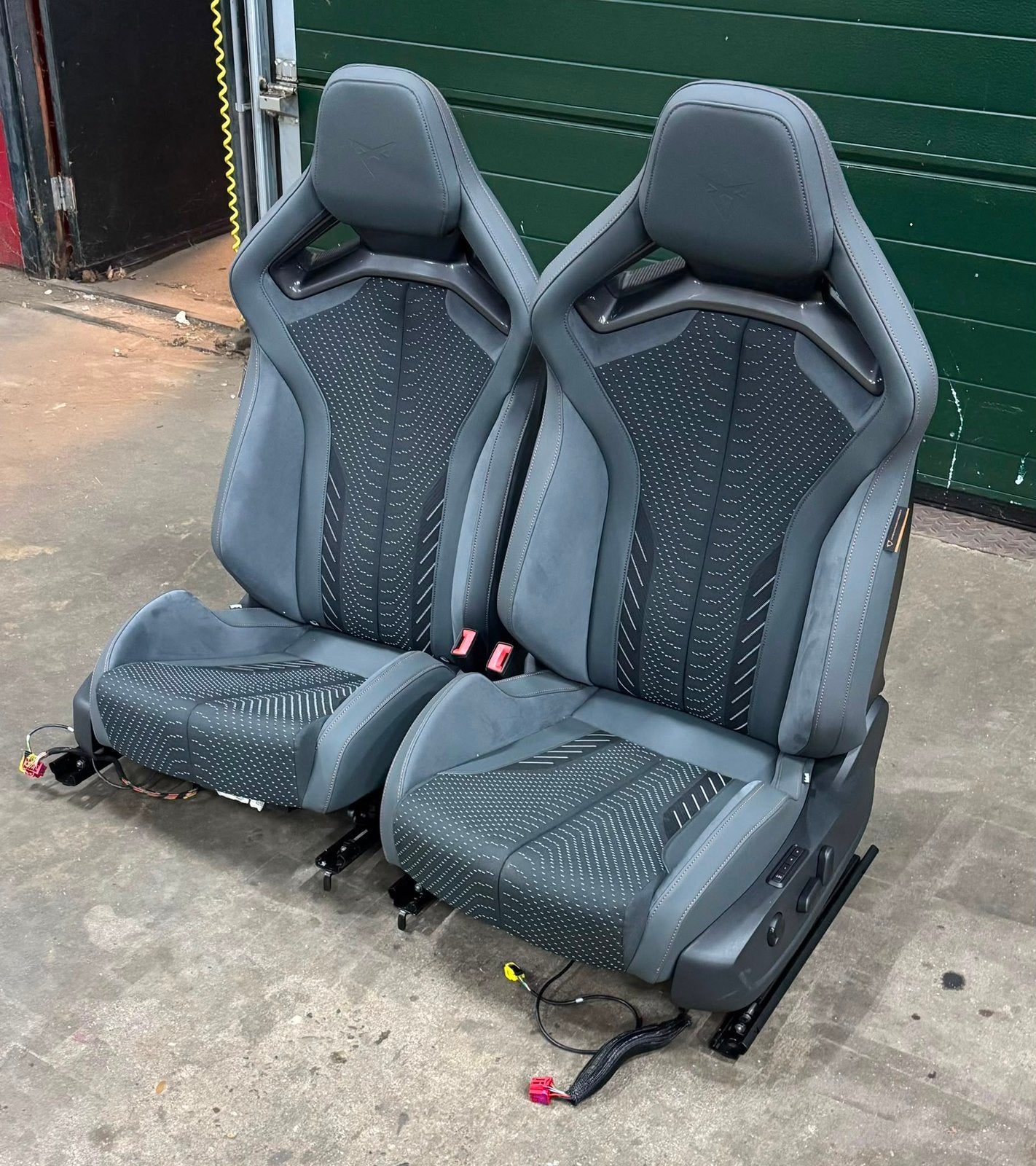 originele CUPRA kuipstoelen, Ophalen, Nieuw, Volkswagen