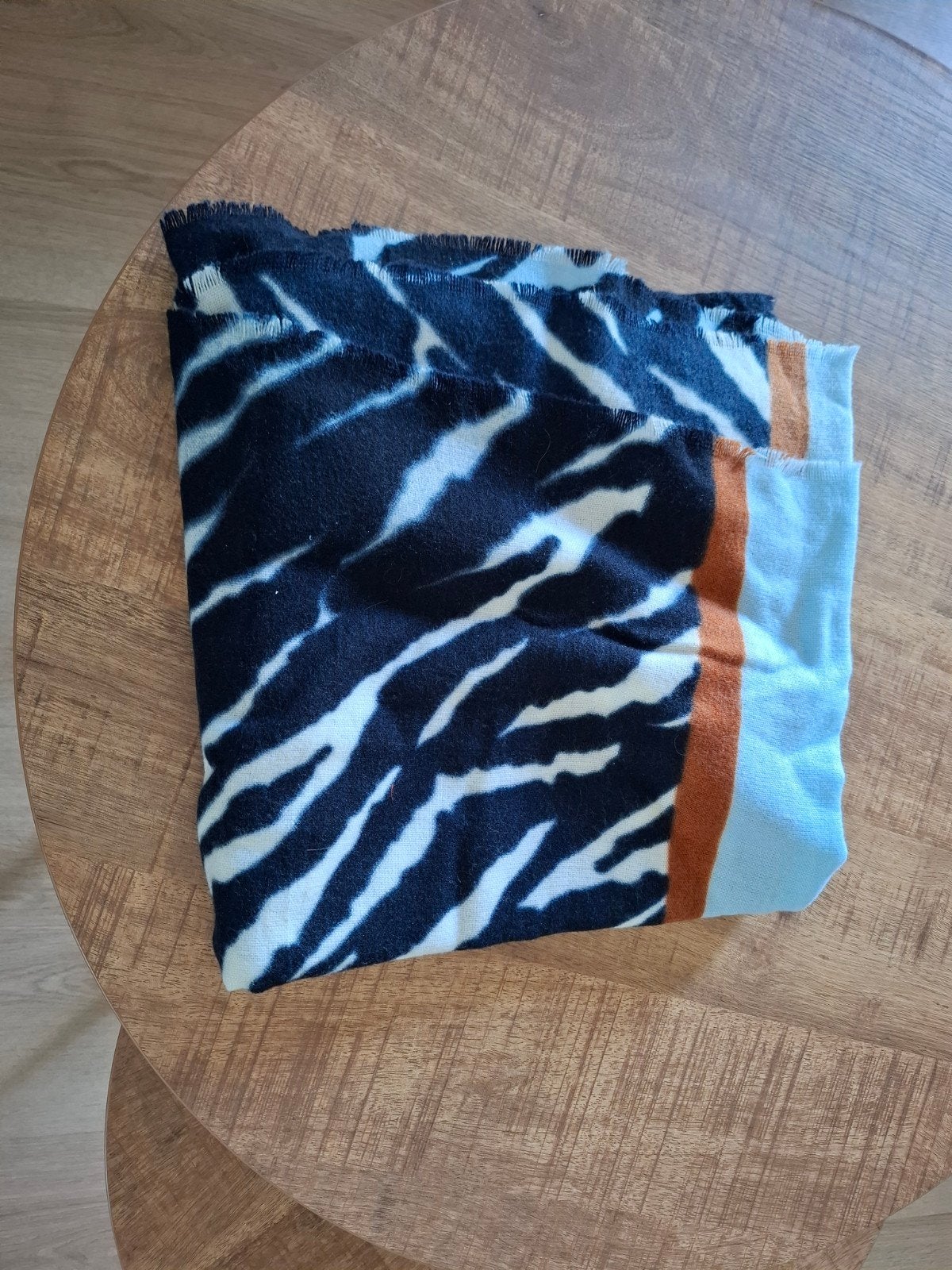 Sjaal, Ophalen, Zo goed als nieuw, Maat 46/48 (XL) of groter, Sjaal